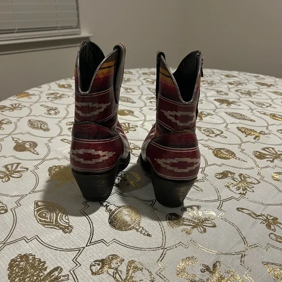 Ariat Serape Southwestern Ankle Boots 8.5B Western Cowgirl Festival Aztec boho - Picture 3 of 10